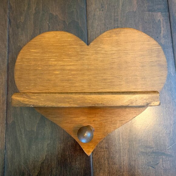 Vintage Sold Wood Handmade Farmhouse Heart Knick Knack Shelf with Single Peg - Picture 1 of 3